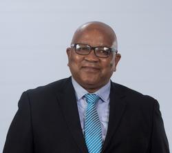 Phumzile Makhosana, estate agent